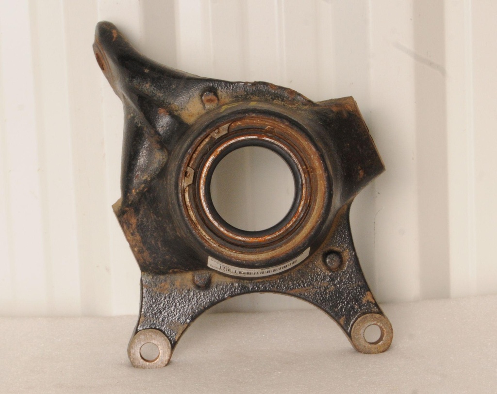 [5138231-001] HUB CARRIER, FRONT, LEFT