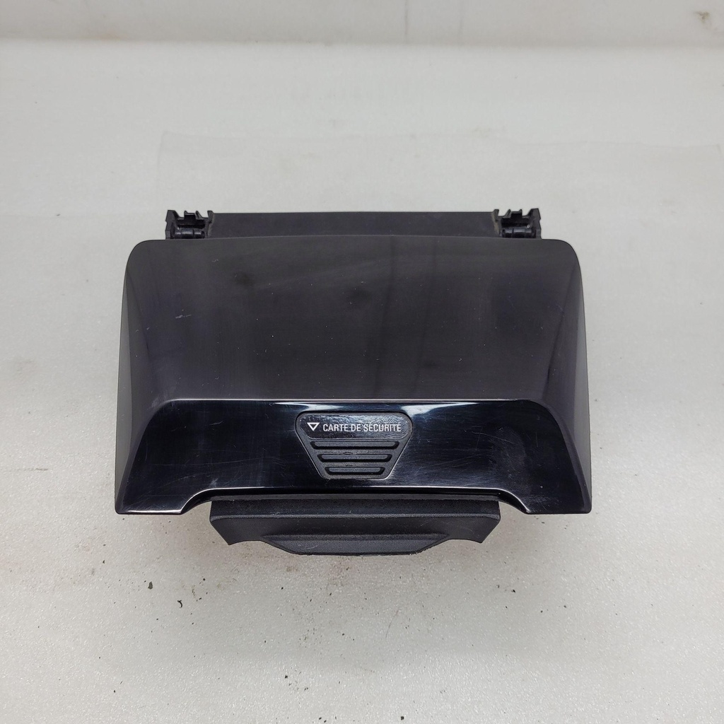 [705007380-001] push latch