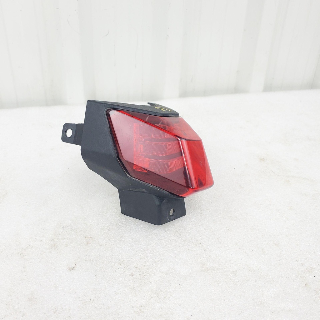 [710005284-001] (new ref. 710010213) lh taillight (710005284-001)