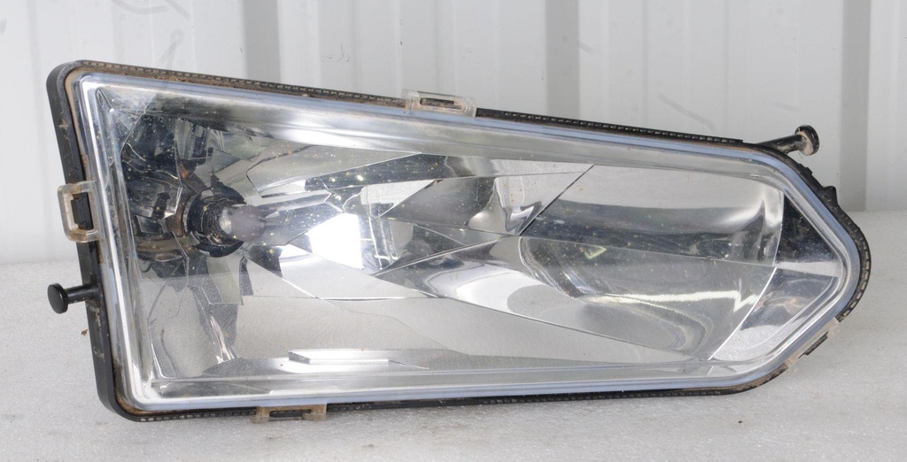 [2411787-001] headlight assembly, bumper, rig (2411787-001)