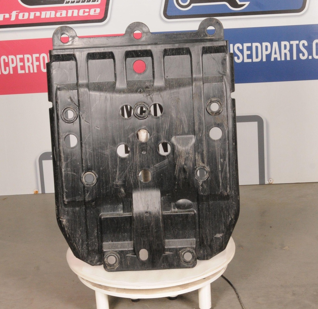 [5452063-070-001] rear skid plate, gloss black