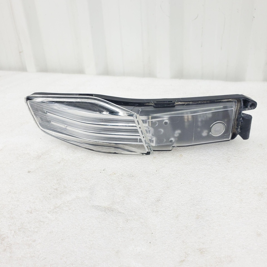 [710007008-001] lh front position light