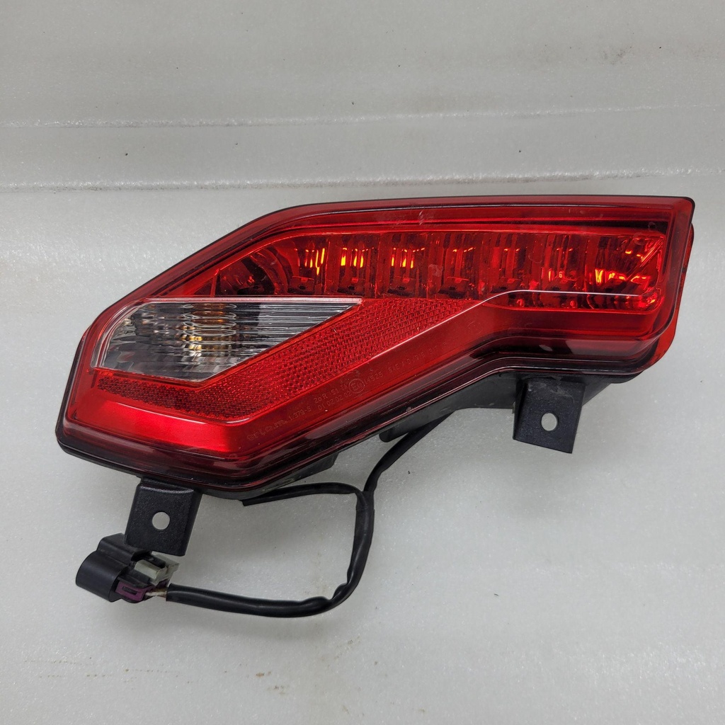 [710007002-001] LH Tail Light