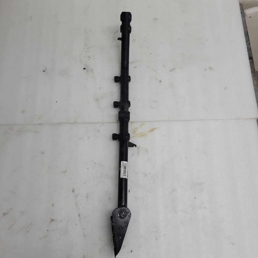 [705013994-001] RH Front Footrest Support