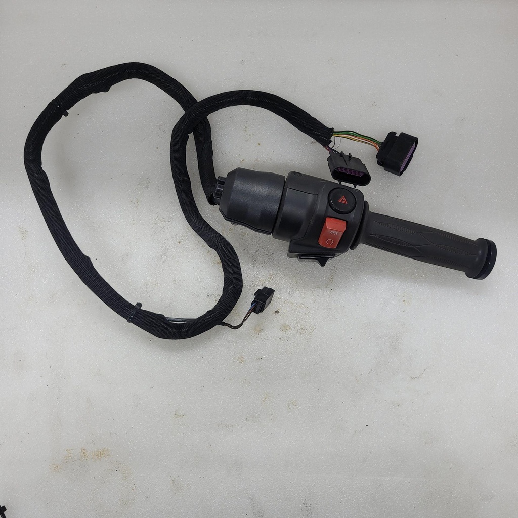 [710004583-001] RH Switch Housing