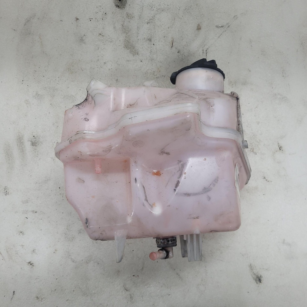 [519000369-001] oil tank