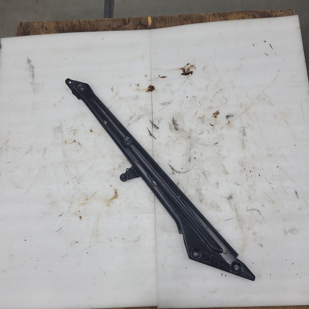 [518333266-001] deep black,lh rear diagonal cross member