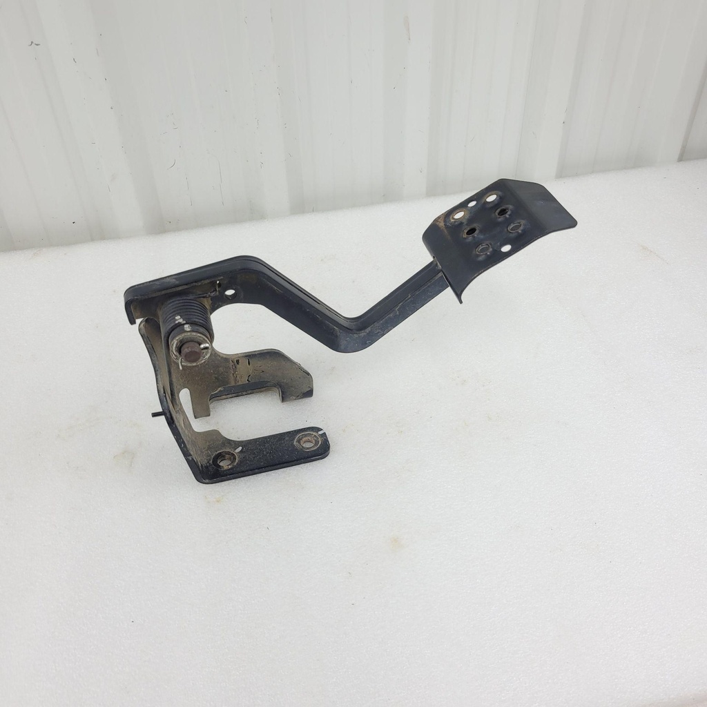 [CF01451] brake pedal