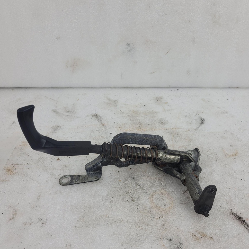 [8FR181740000-001] (new ref. 8fr-18174-01-00) knob, shift lever