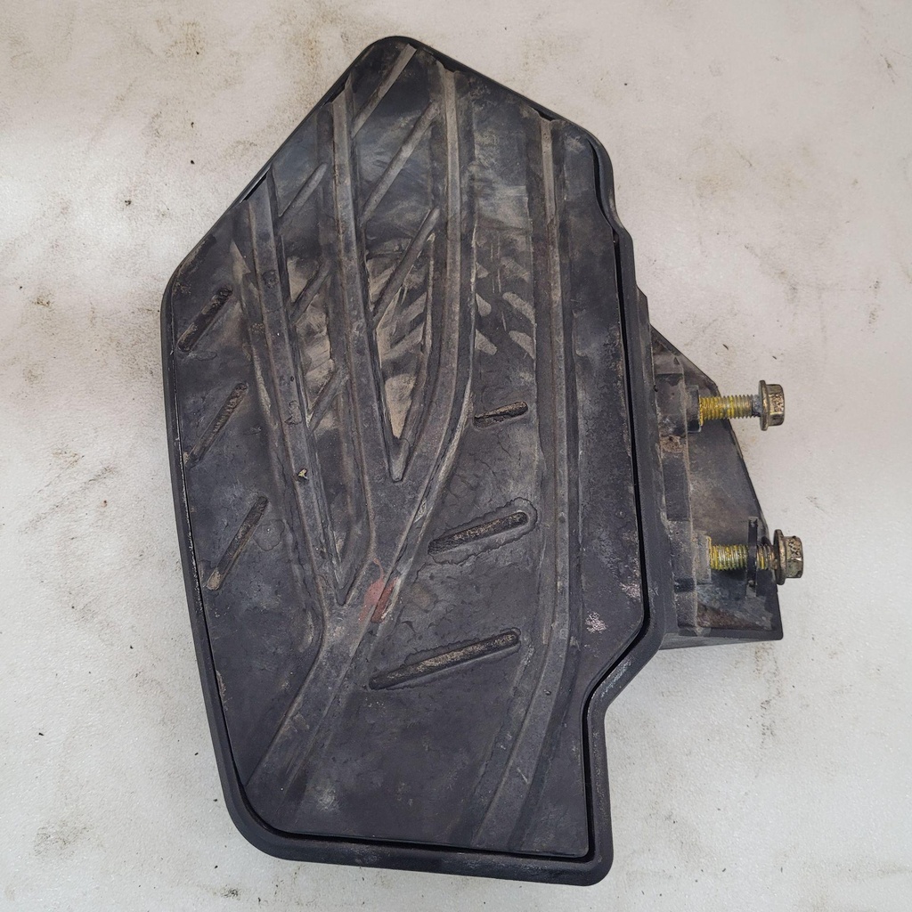 [705005329-001] lh front rubber pad ts se5