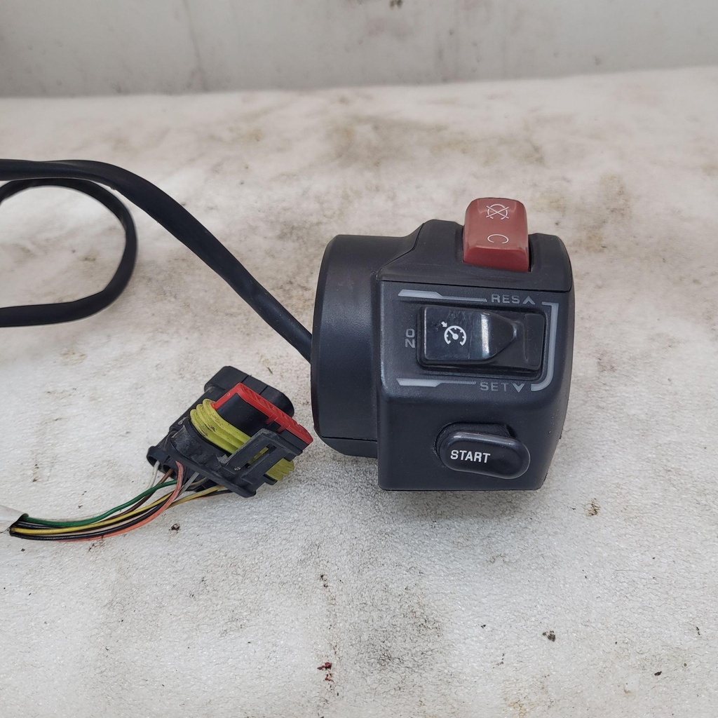 [710003574-001] rh housing switch rs p-ts