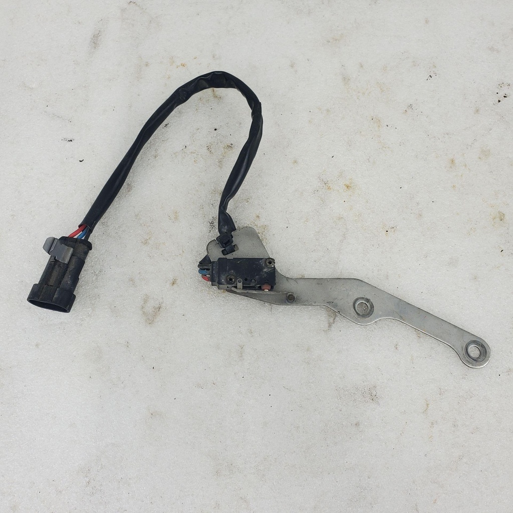 [710001357-001] brake light switch ass'y