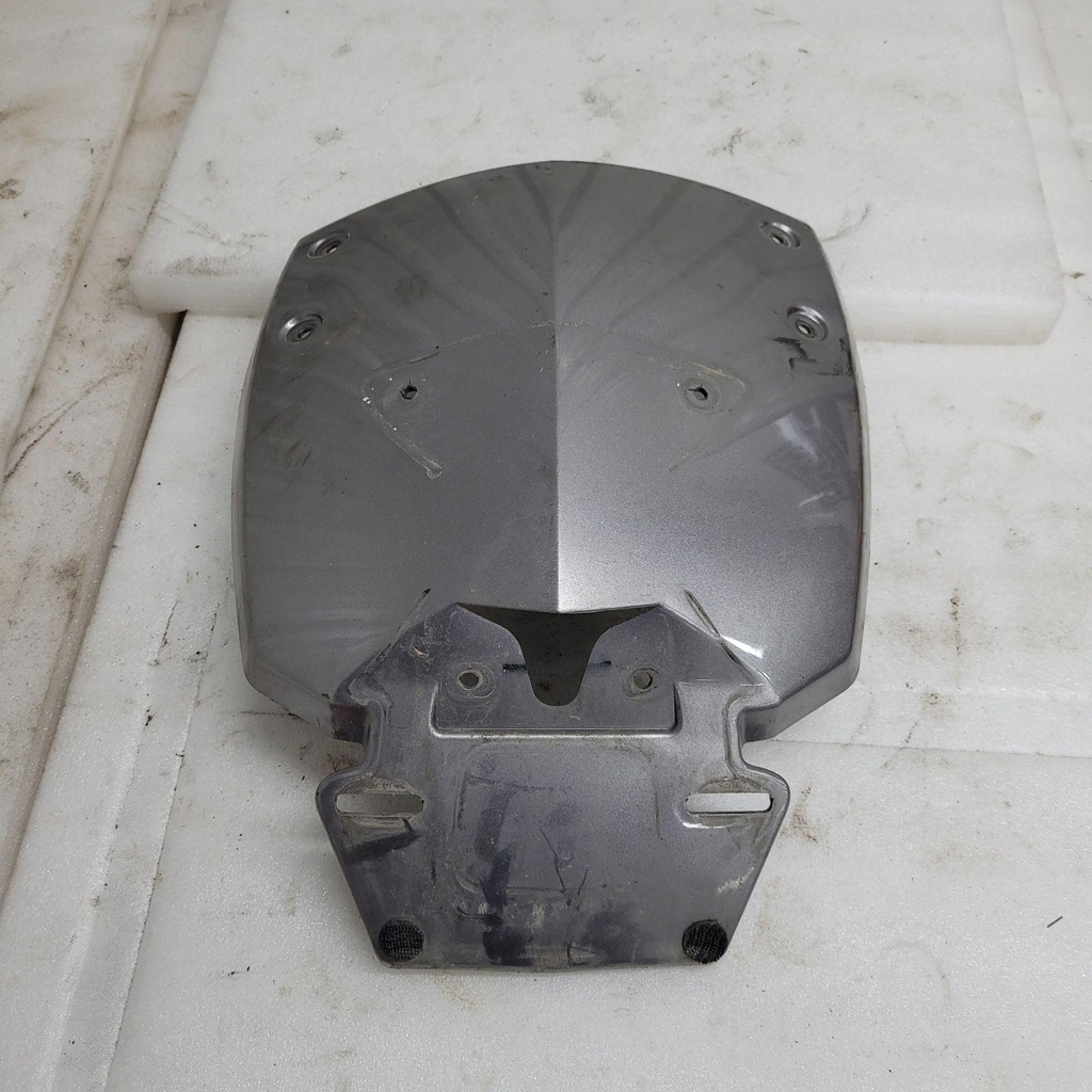 [705004659-001] rear fender, metallic magnesium rs magnesium-black north america model (705004659-001)