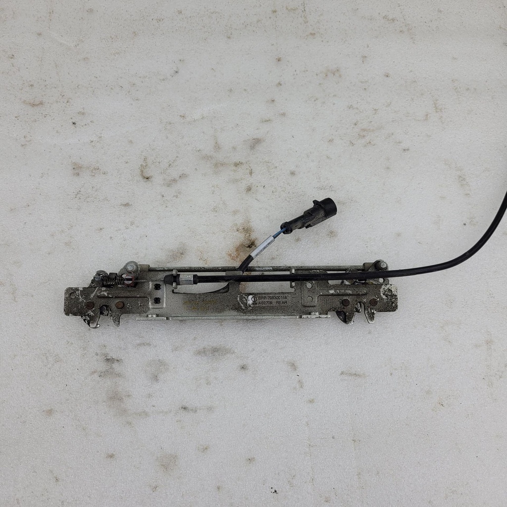 (new ref. 708301642) center latch