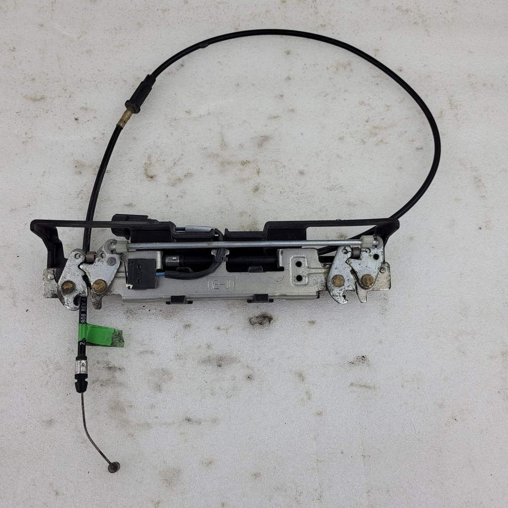 [708300187-001] rh latch (708300187-001)