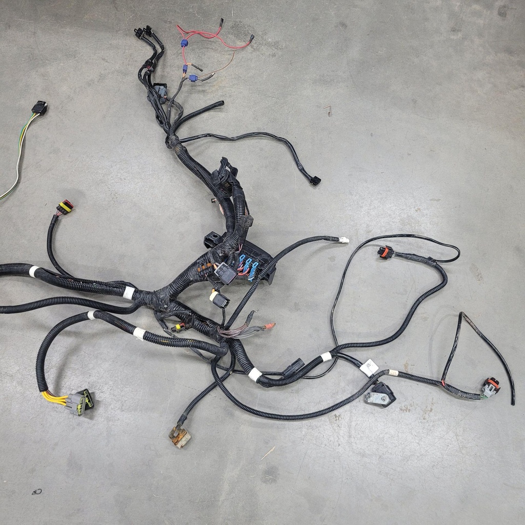 [2414894-001] harness-main,spmn 570 tour eps[to 1/12/2023] (2414894-001)