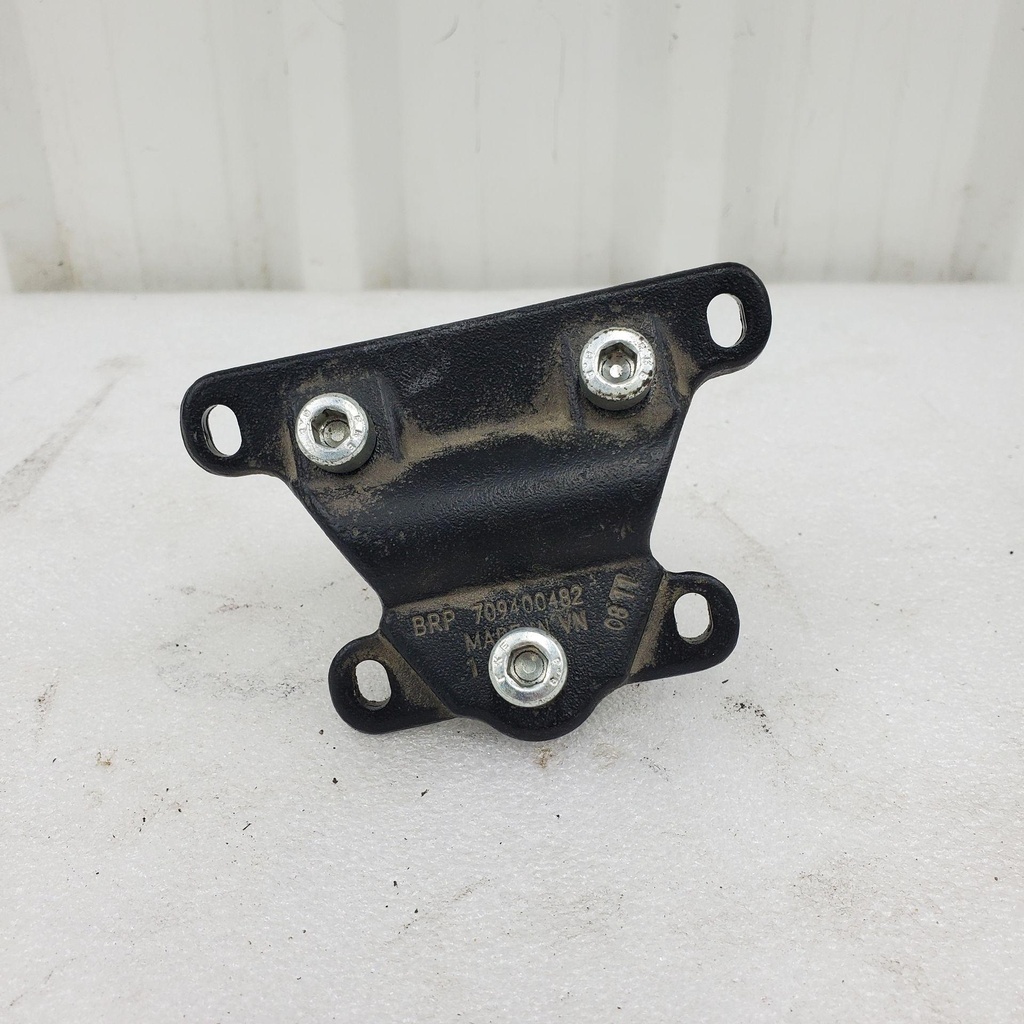 [709400478-001] steering clamp (709400478-001)