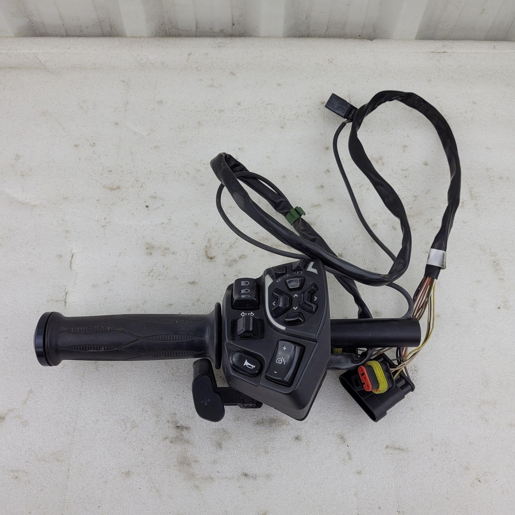 [710002611-001] (new ref. 710004013) lh housing switch se5, 31b to 36 (710002611-001)