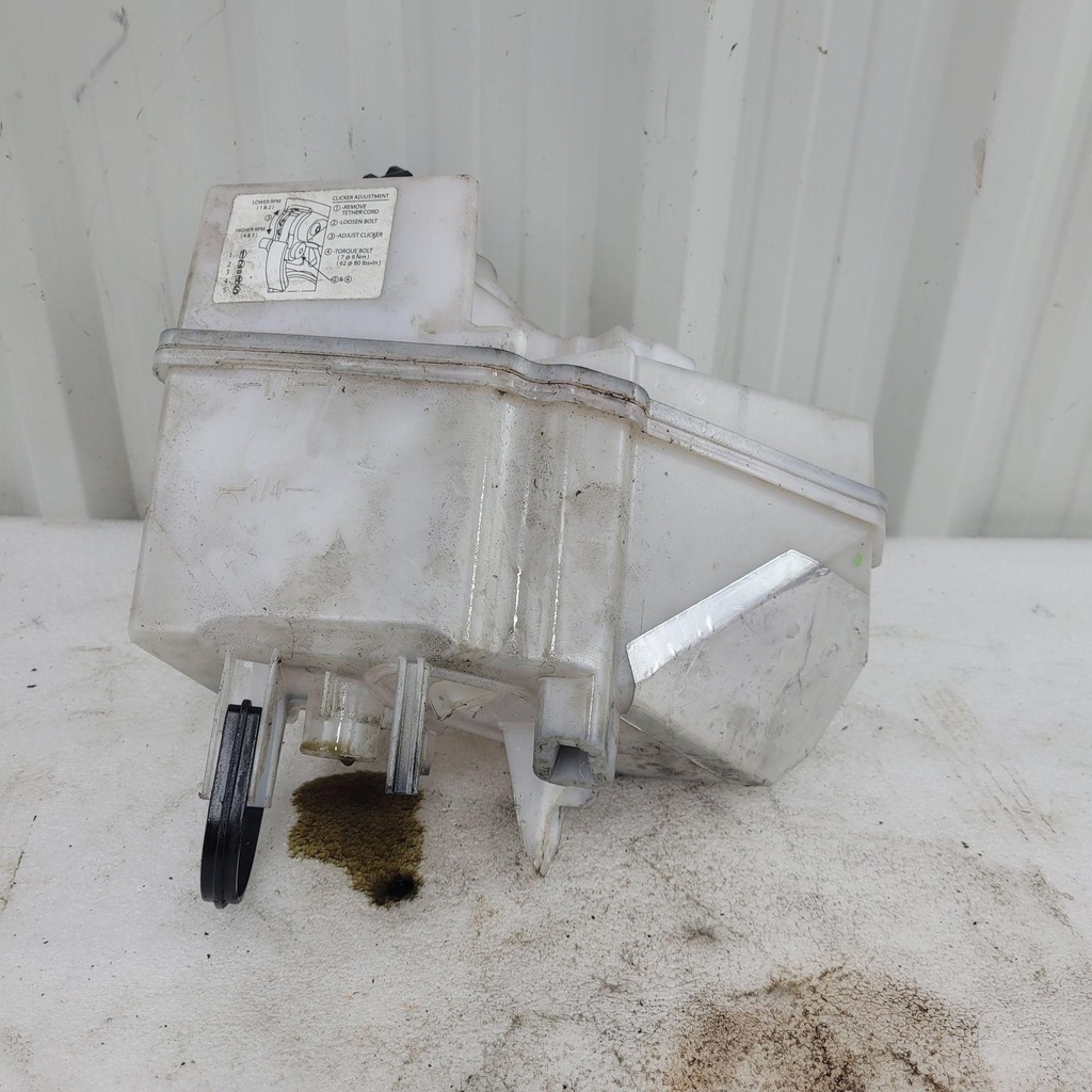 [519000353-001] oil tank (519000353-001)