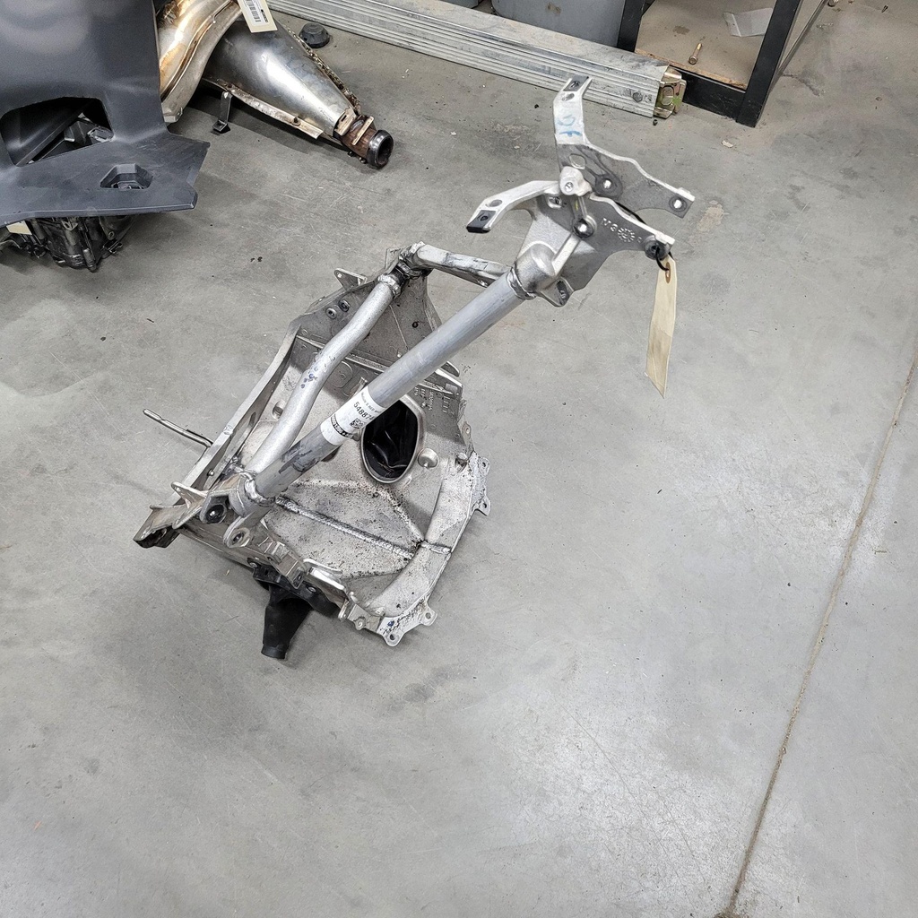 [518335198-001] engine chassis module