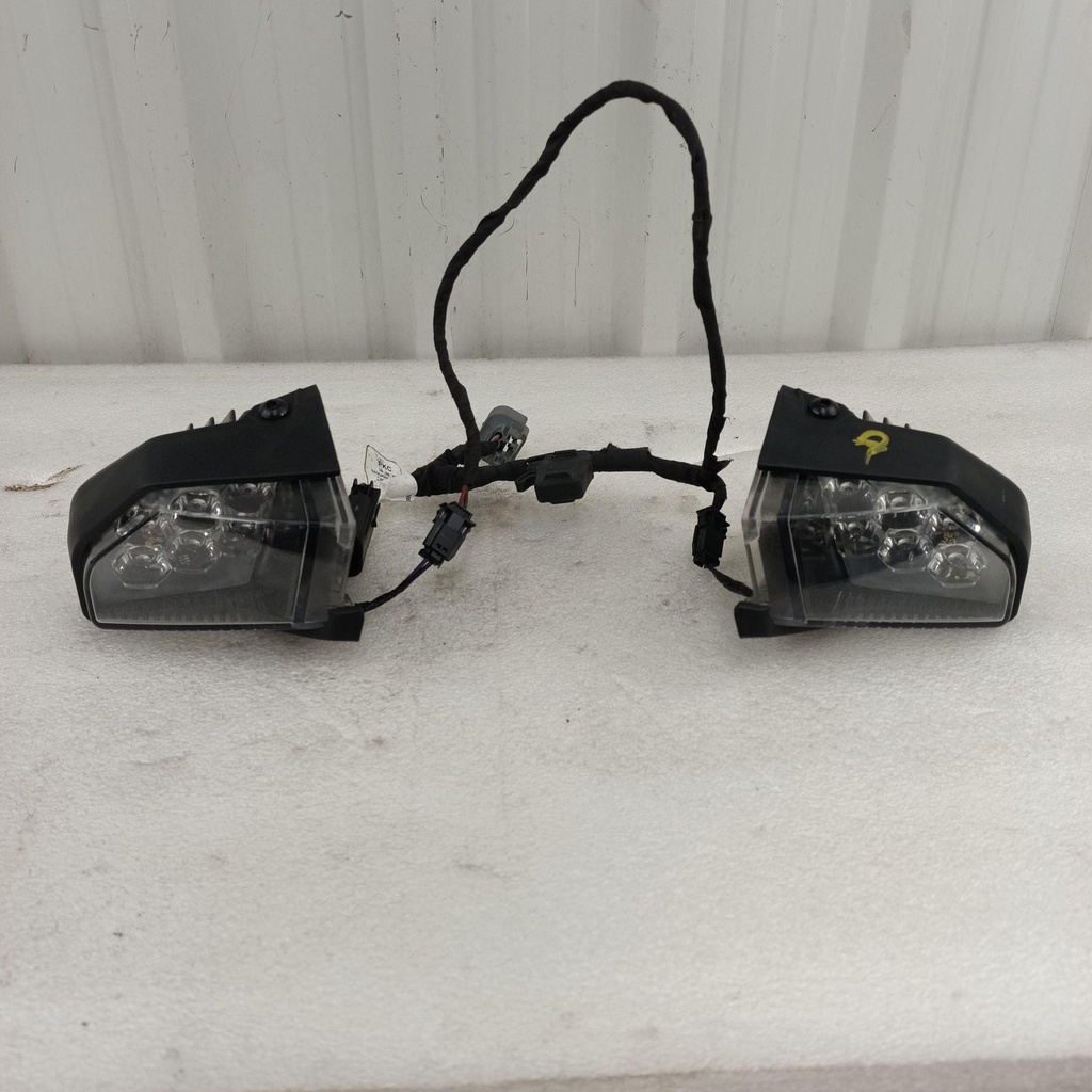 [860201651-001] High Beam Auxiliary LED Lights