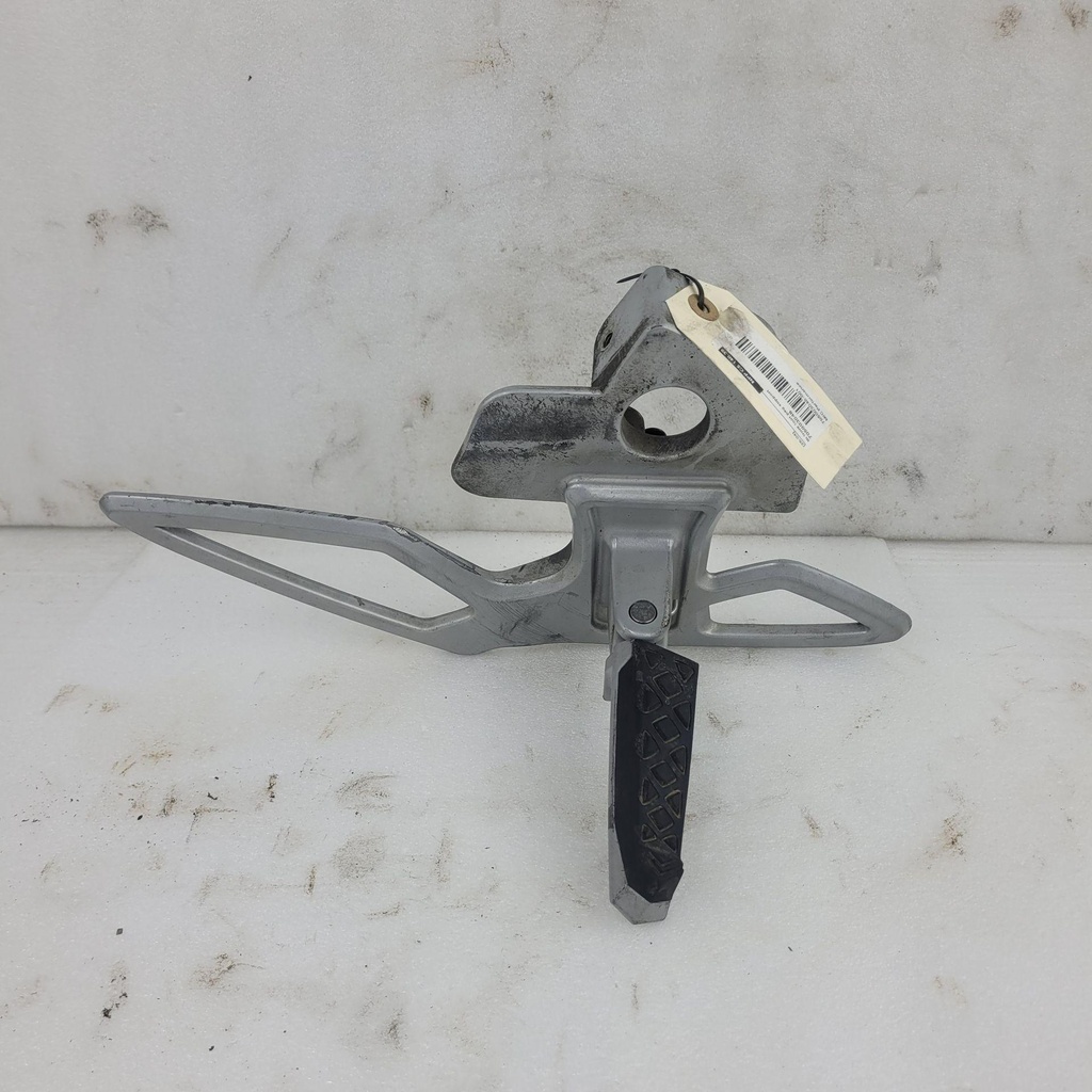 [705003048-001] lh front foot peg support (705003048-001)