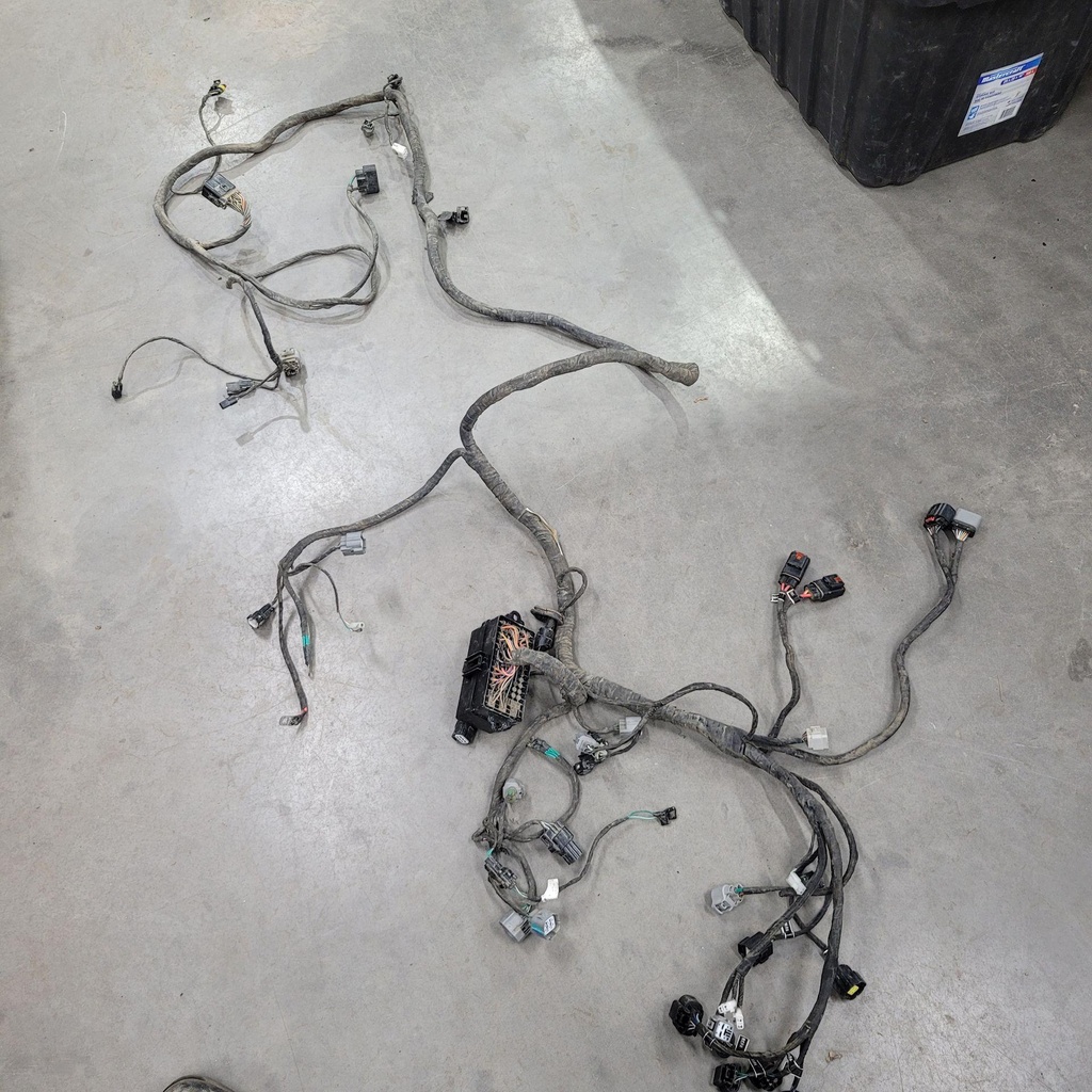 [CF01911] main cable 950 hos built after 6/8/2022. see svc-2022-09 for details