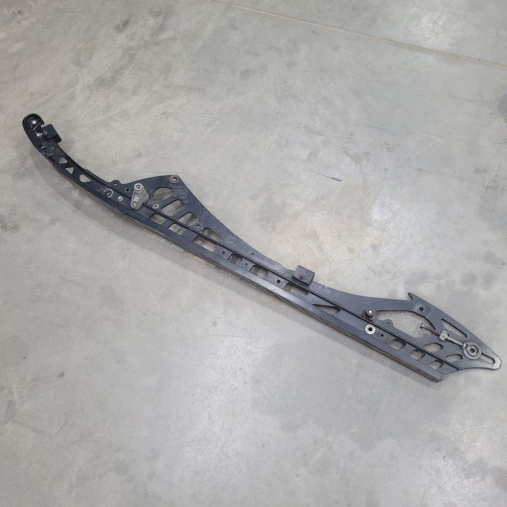 [2704-744-001] rail, formed - black (2704-744-001)