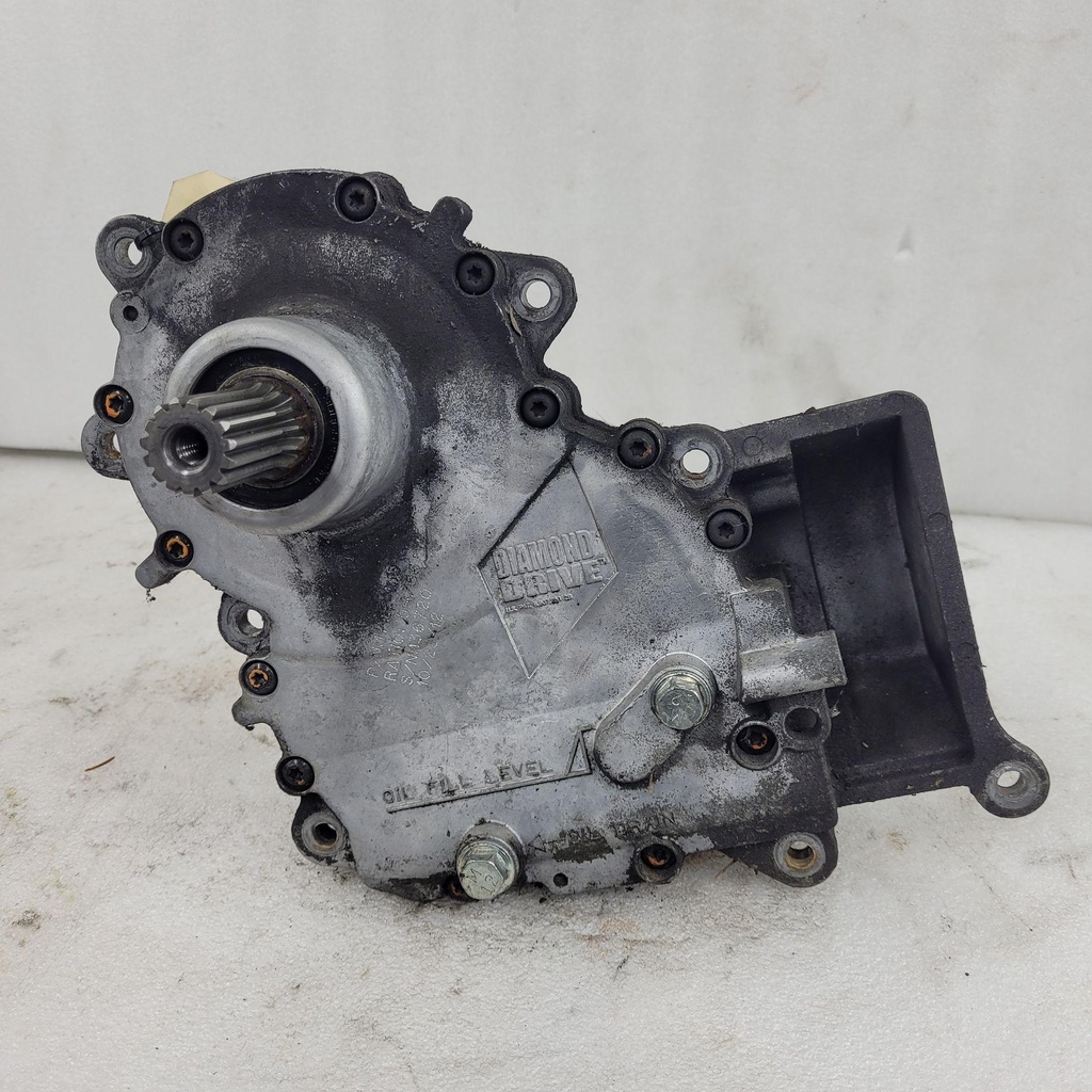 [1702-135-001] gearcase assembly