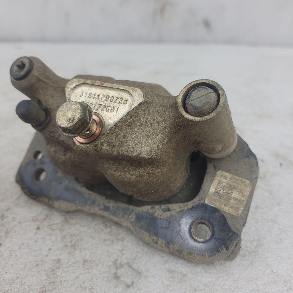[633918G01-001] brake caliper-assy-drvr sd (inc. 5) (633918G01-001)