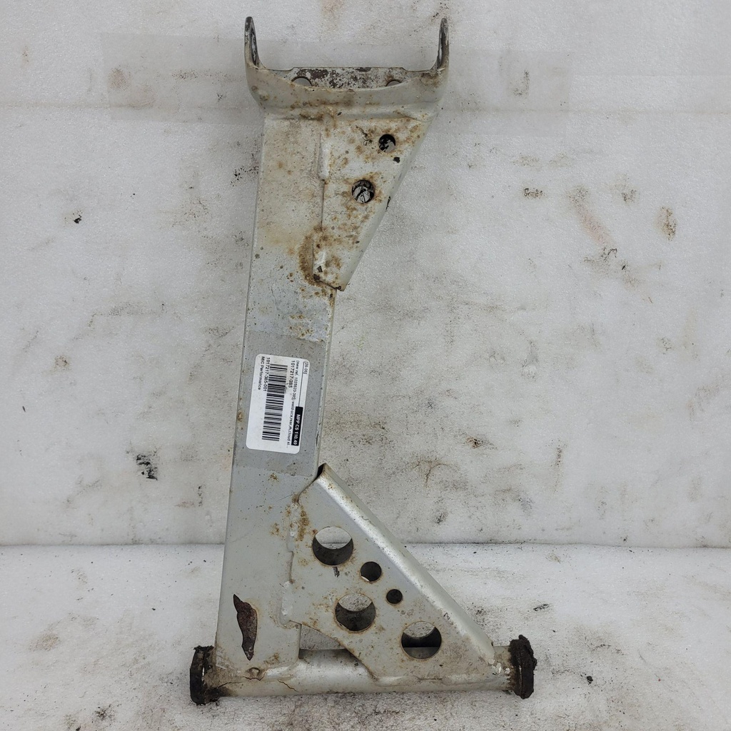 (new ref. 1025620-385) weld-uca,rear,rh,cloud silver