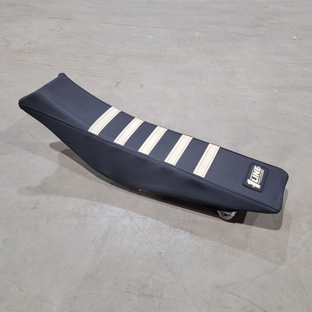 [1SL247103000-001] Single Seat Assy UR FOR D - 1SL-24710-30-00 yamaha