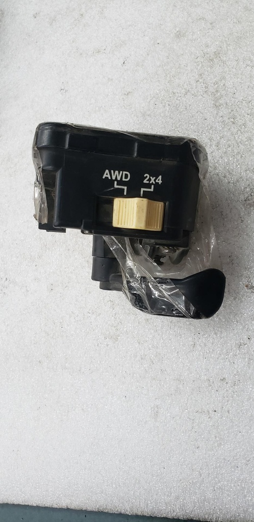 [2010336-001] ALL WHEEL DRIVE (AWD) THROTTLE (2010336-001)