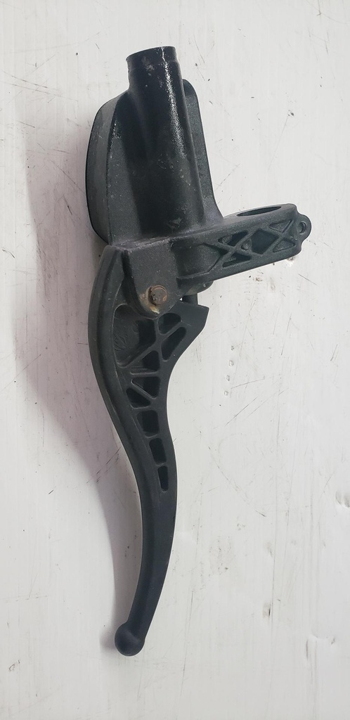 [2010354-001] MASTER CYLINDER ASSEMBLY, RIGHT (2010354-001)