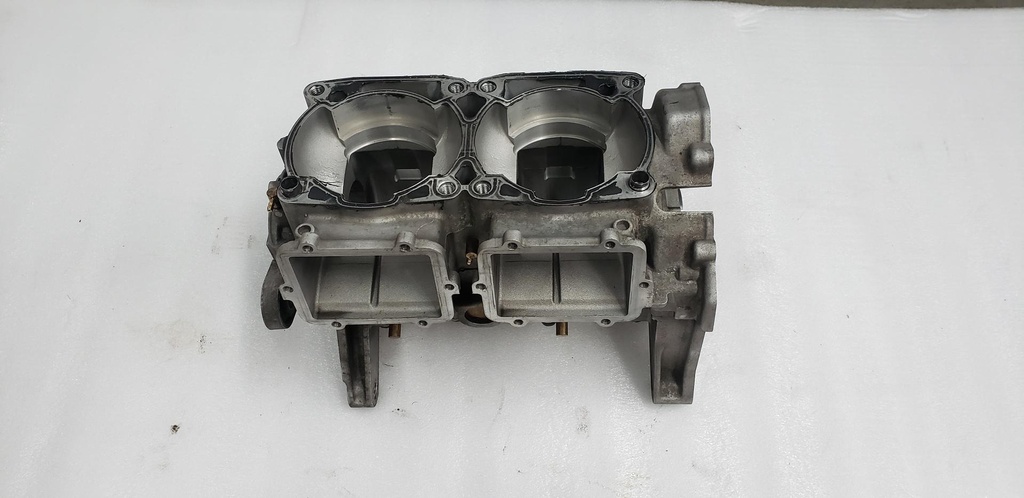 [2205651-001] (new ref. 2207329) crankcase kit (2205651-001)