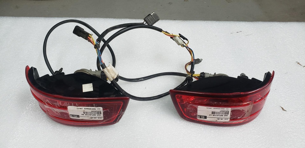 [2410328-001] REFLECTOR ASSEMBLY, RIGHT (2410328-001)