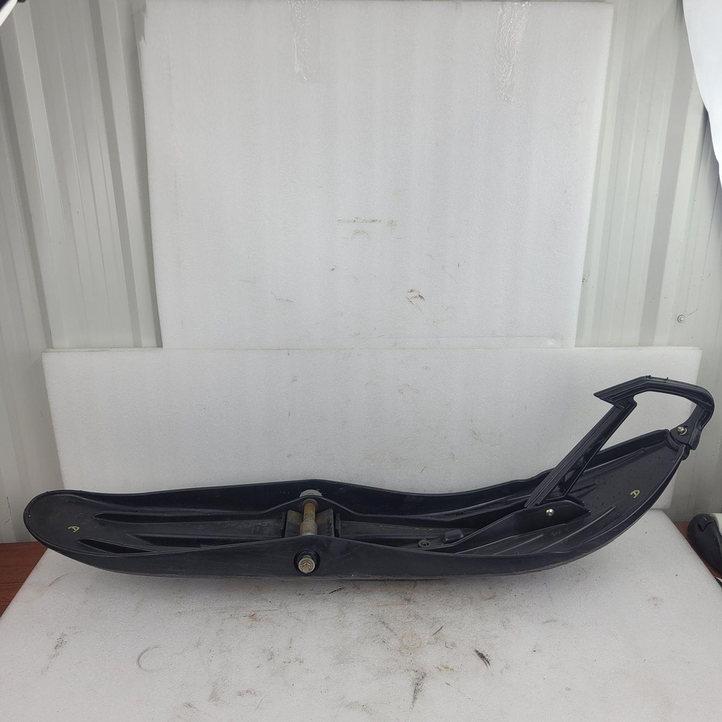[3603-363-001] ski, plastic - black (3603-363-001)