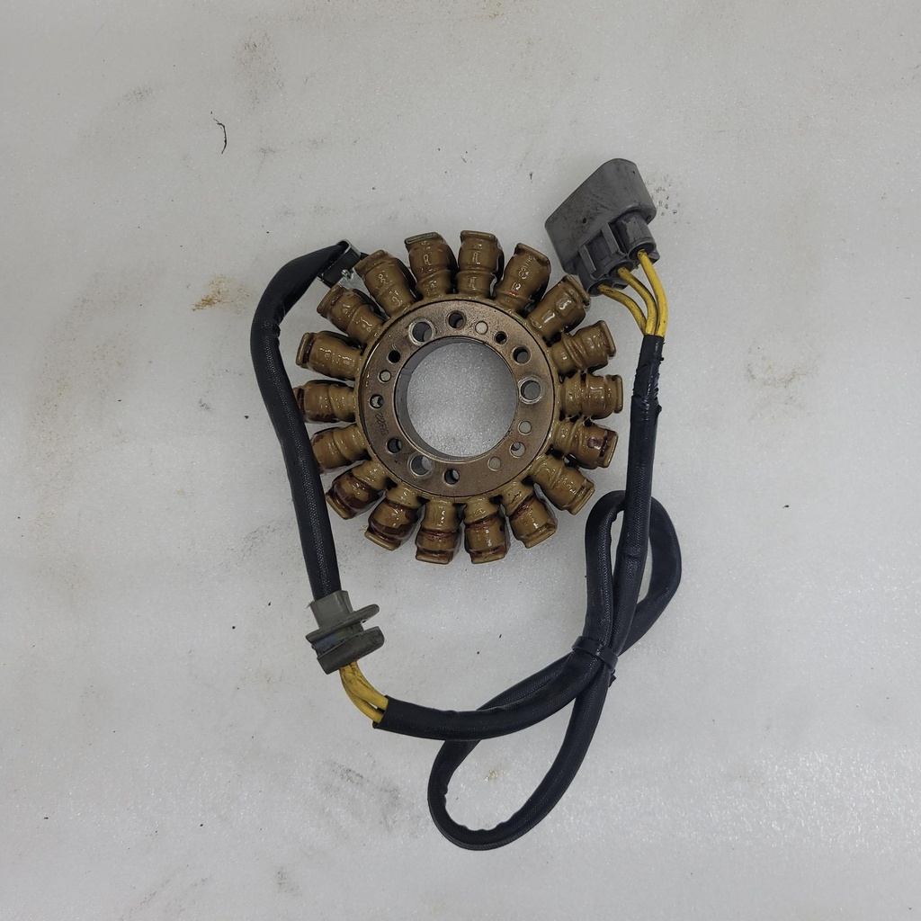 [420685635-001] stator plate 650w tundra, grand touring se, exp le-se, ren enduro, skandic (420685635-001)