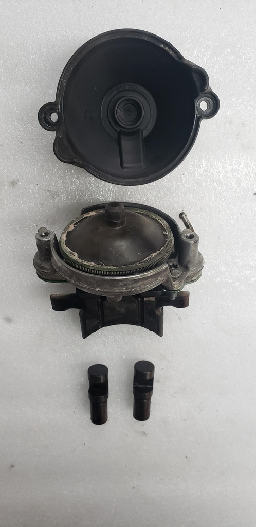 [420854900-001] upper exhaust valve (420854900-001)