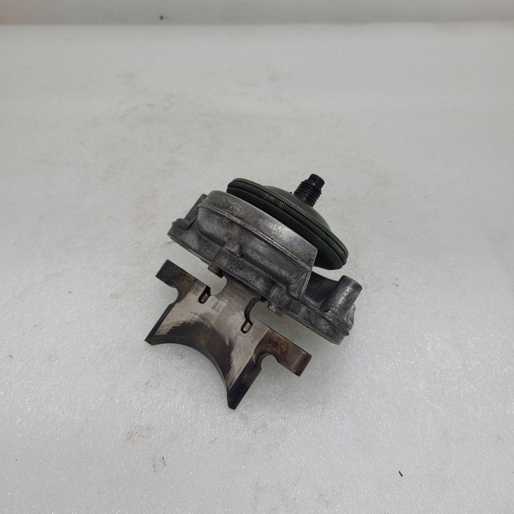 [420854909-001] (new ref. 420854904) lower exhaust valve (420854909-001)