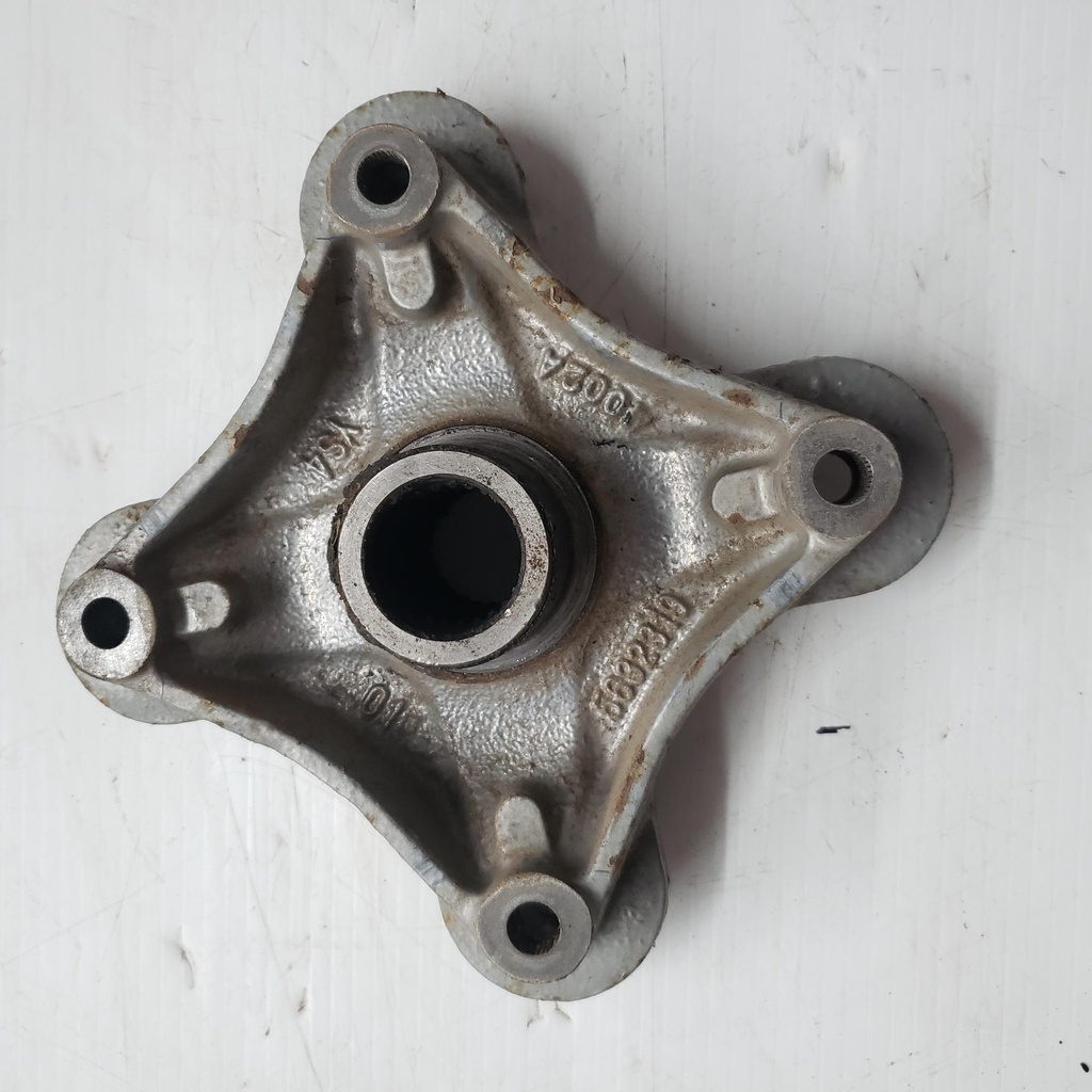 [5136946-001] wheel hub (5136946-001)