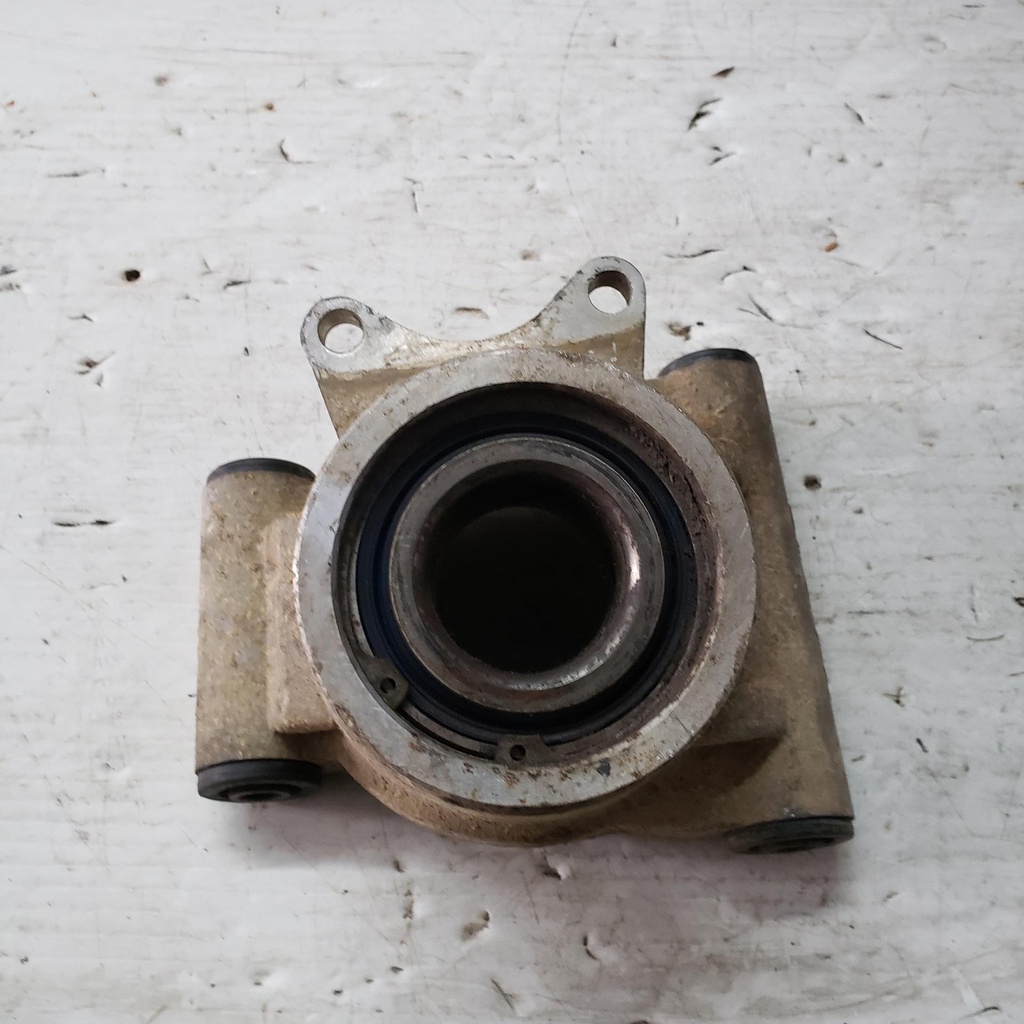 [5138501-001] wheel bearing carrier, left (5138501-001)