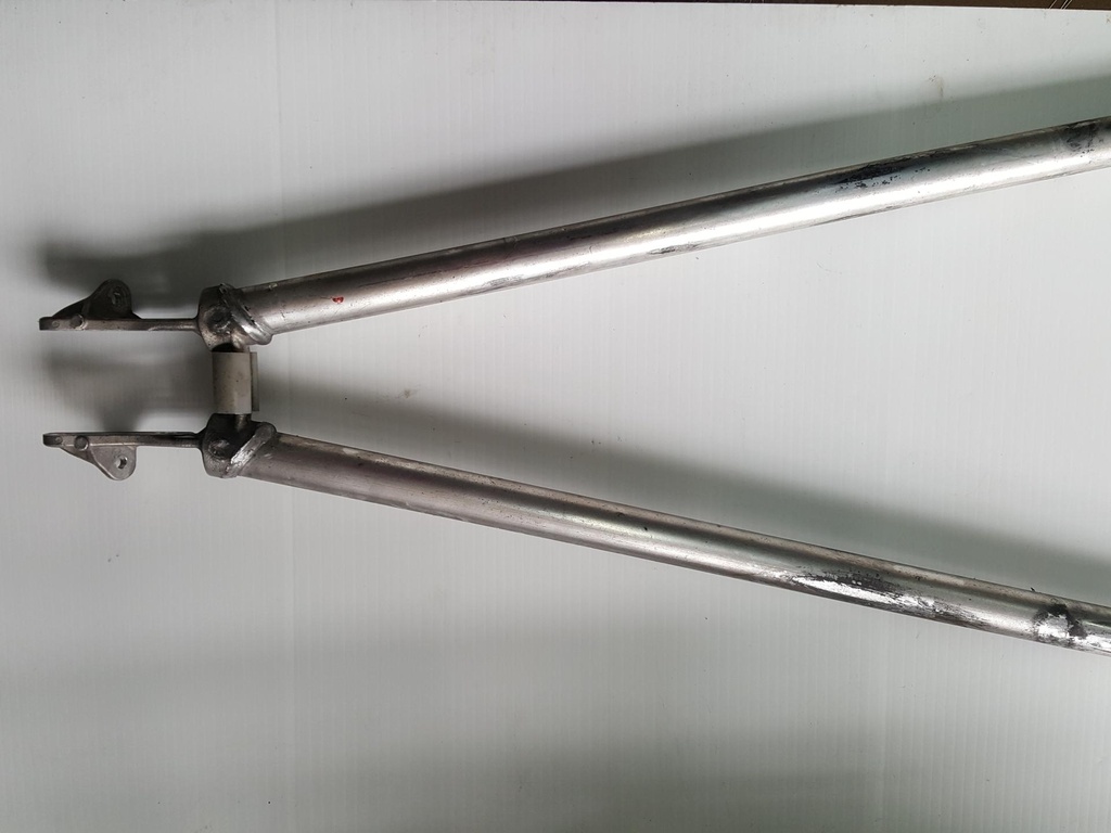 [518326559-001] rear member (518326559-001)