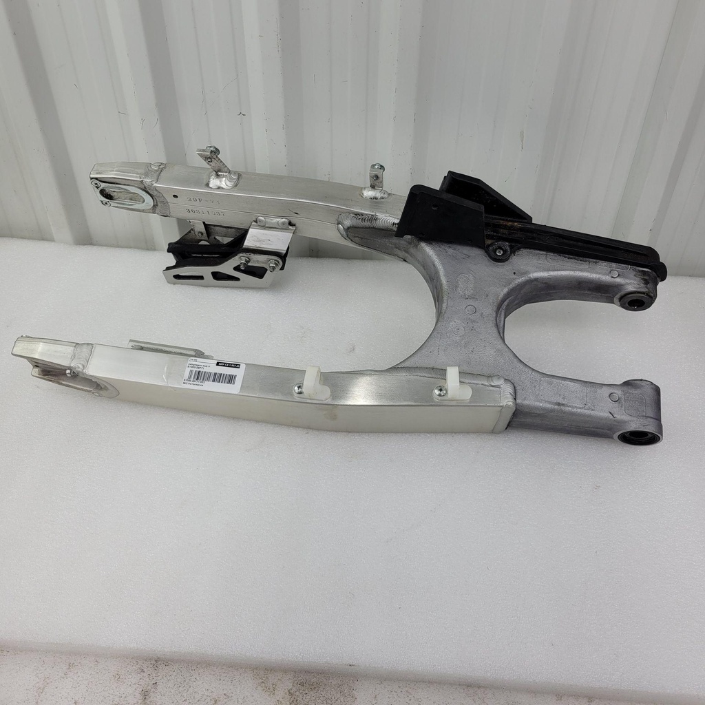 [61000-29F71-001] swingingarm assy rr (61000-29F71-001)