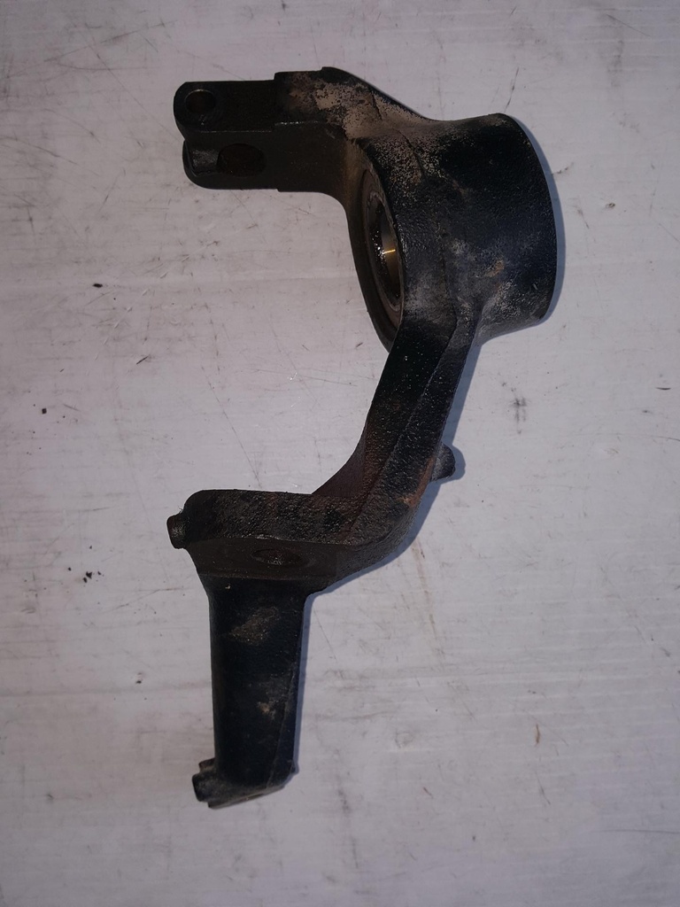 [705400819-001] rh knuckle (705400819-001)