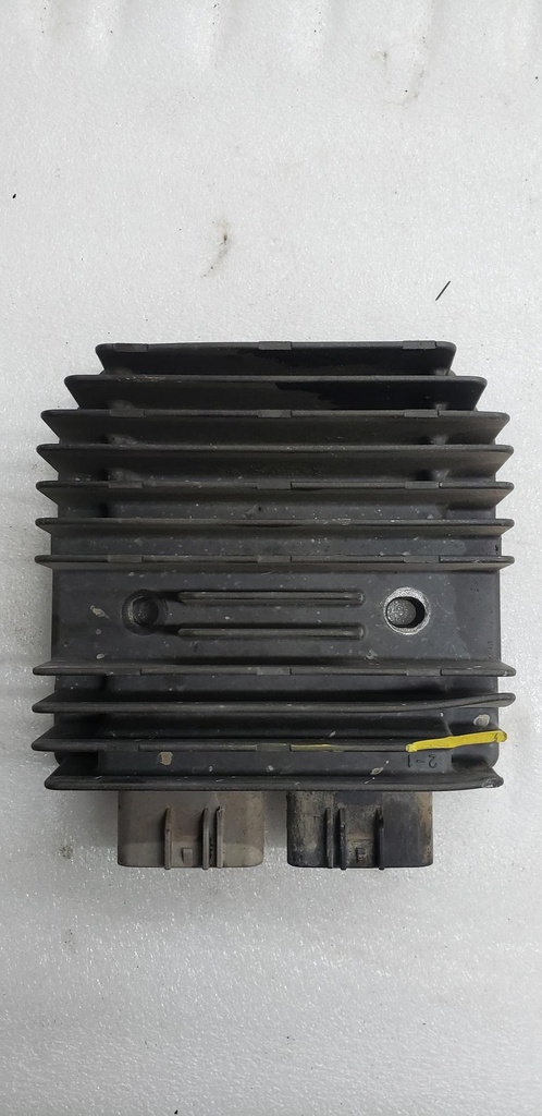[710005842-001] voltage regulator (710005842-001)
