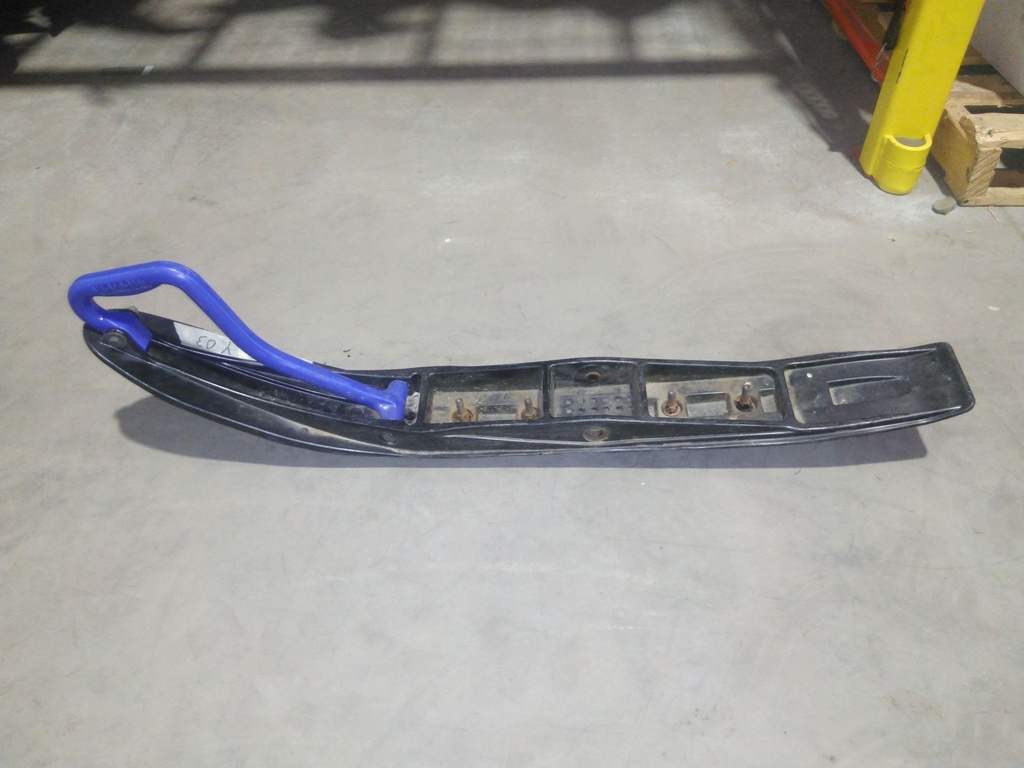 [8ES2371100BK-001] ski 1 (8ES2371100BK-001)