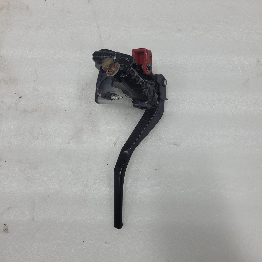 [8KGF583T0000-001] master cylinder assy (8KGF583T0000-001)