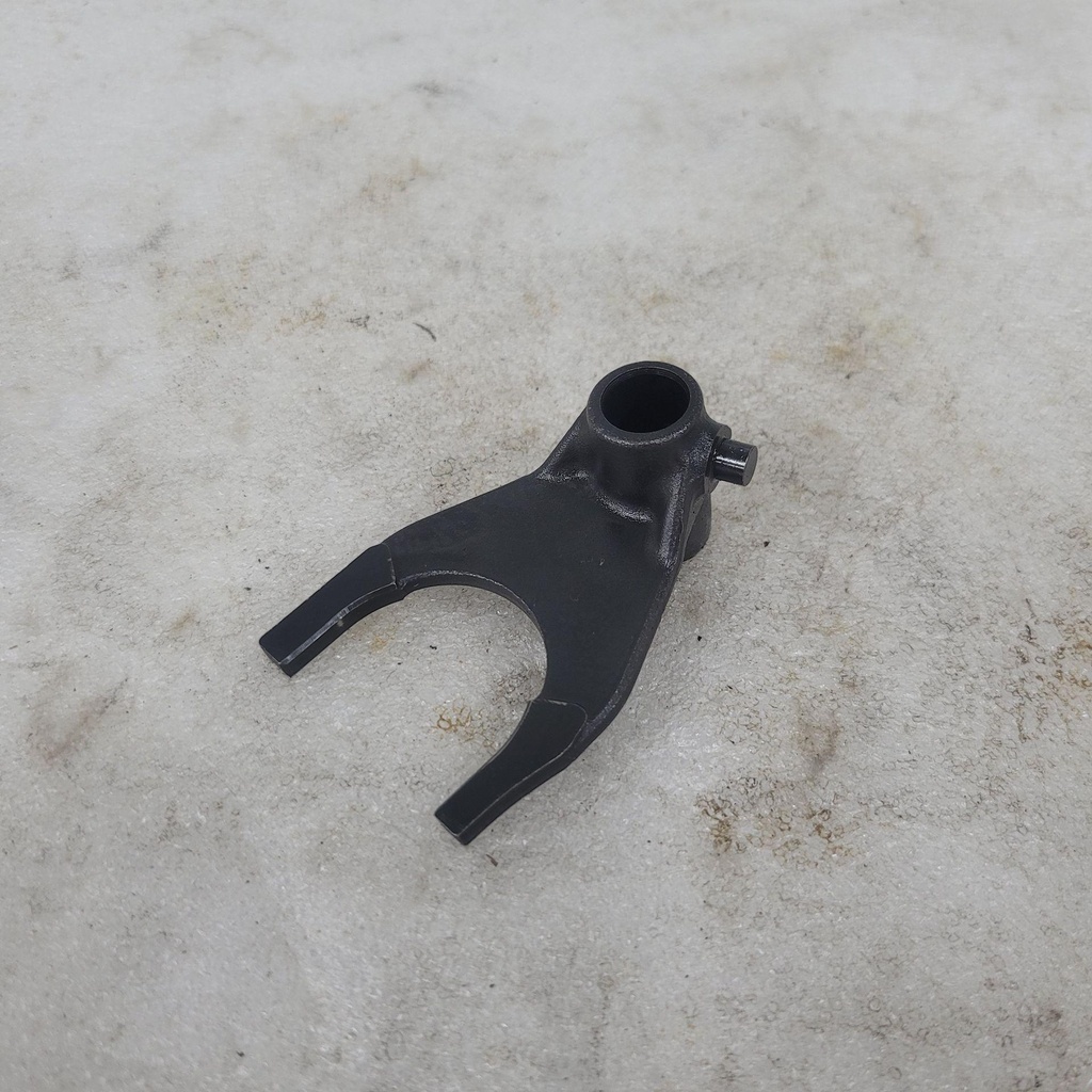 [420257690-001] shift fork shaft (420257690-001)