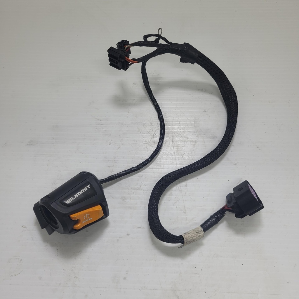 [515177678-001] (new ref. 515178305) lh switch housing (515177678-001)